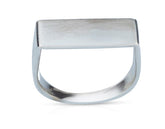 טבעת עשויה כסף טהור בעיצוב מודרני